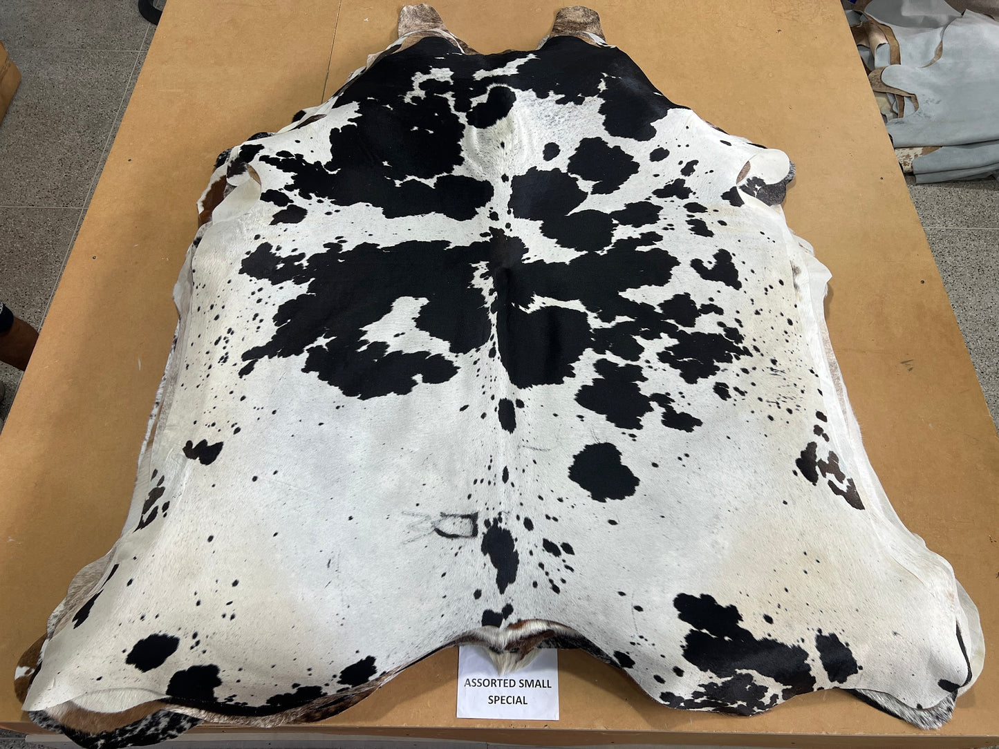 Premium Cowhide Rug 0005