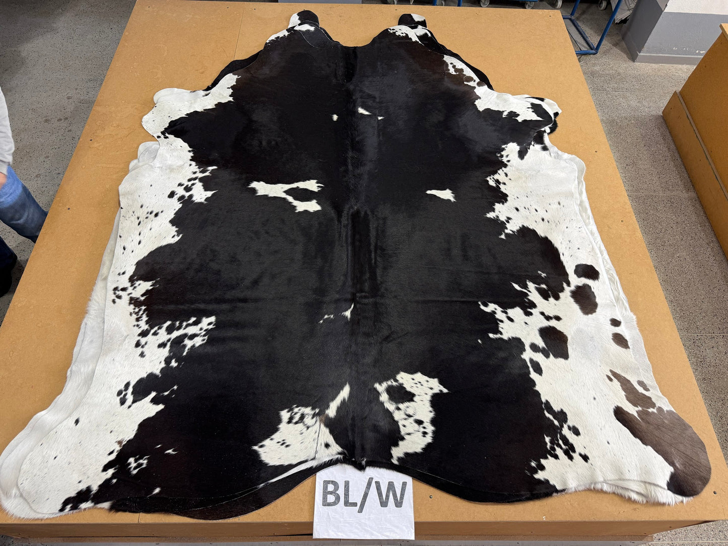 Premium Cowhide Rug 00025