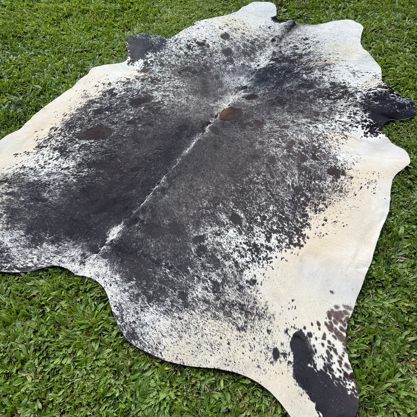 Large Premium Cowhide Rug 0025