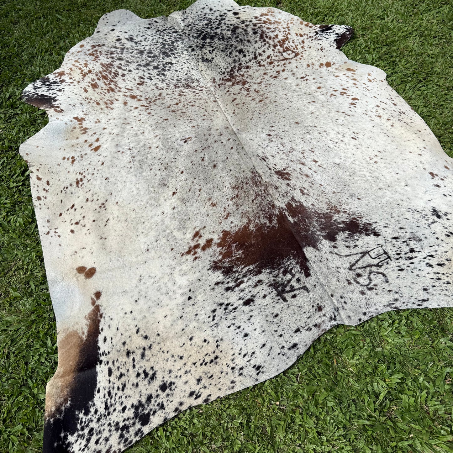 Large Premium Cowhide Rug 0028