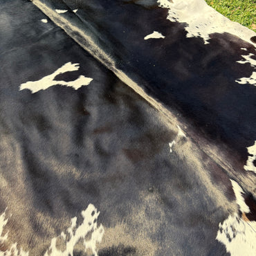 Premium Cowhide Rug 00025