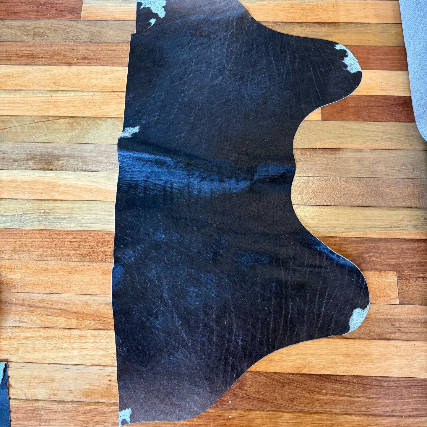 Cowhide Off cuts (Mixed)