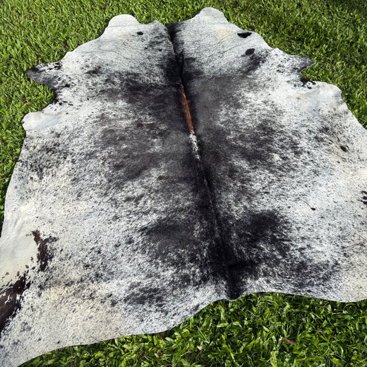 SP/R XL Cowhide Rug 18