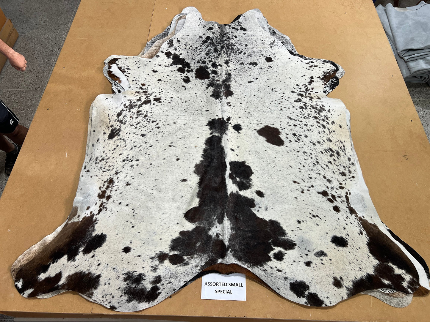 Premium Cowhide Rug 00019