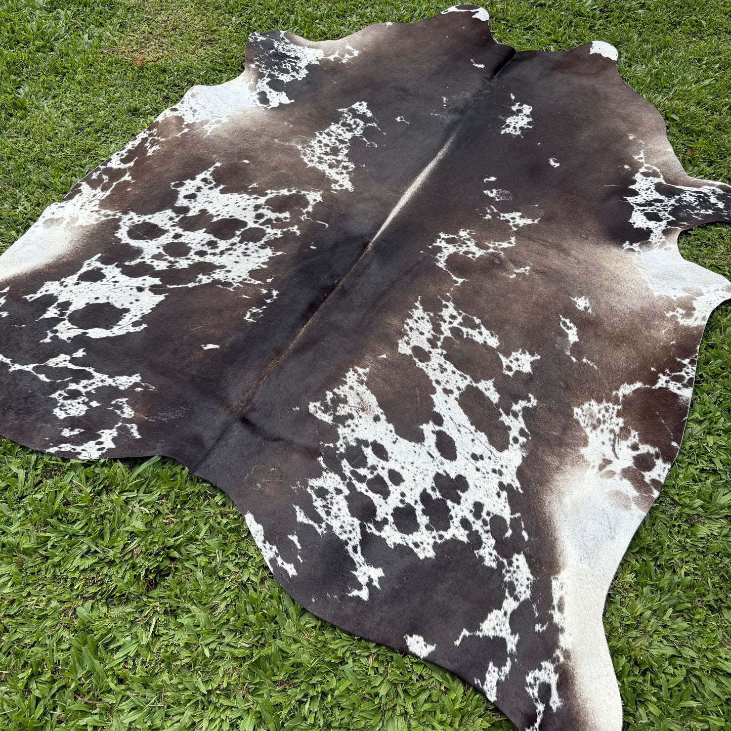 Large Premium Cowhide Rug 0024