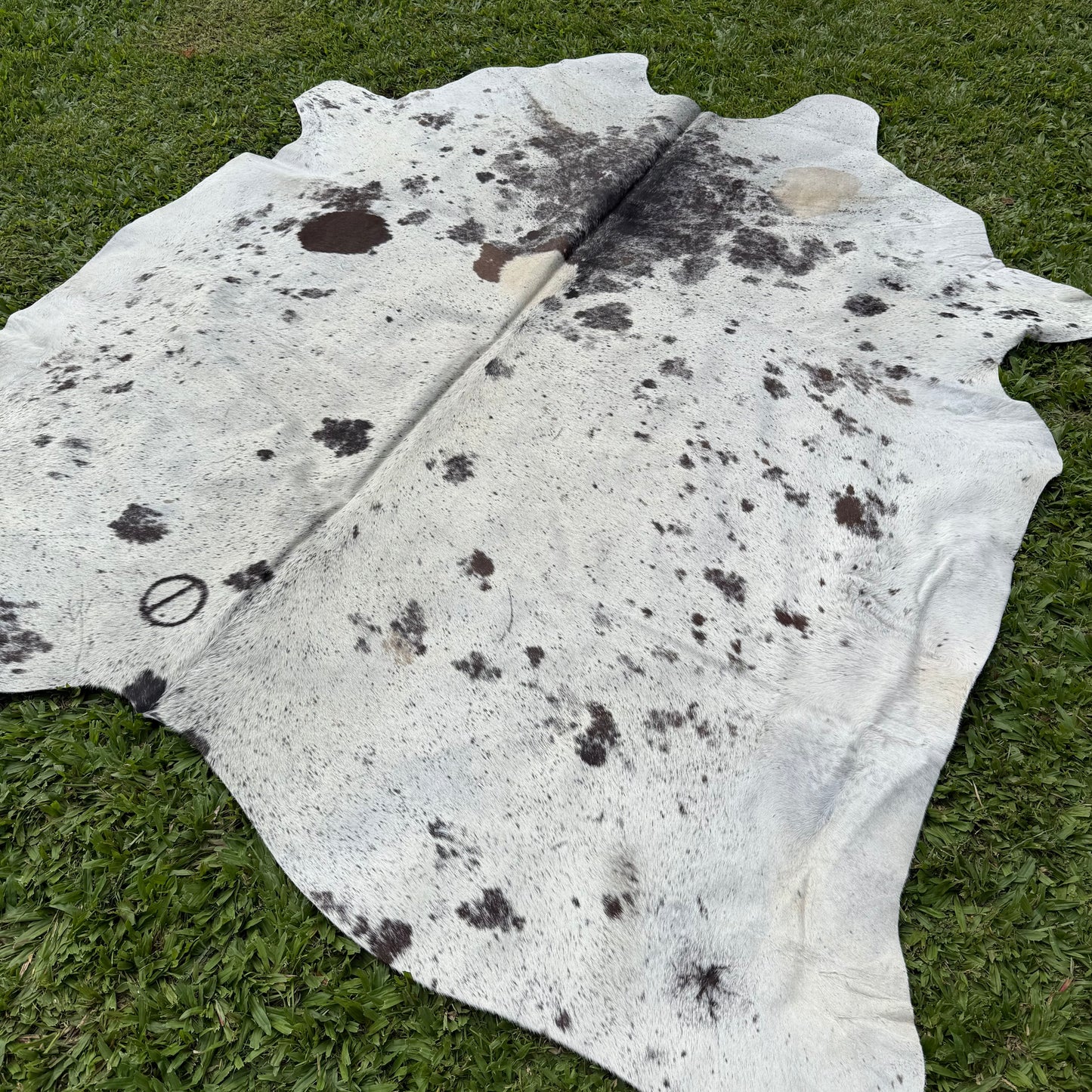 Large Premium Cowhide Rug 0026