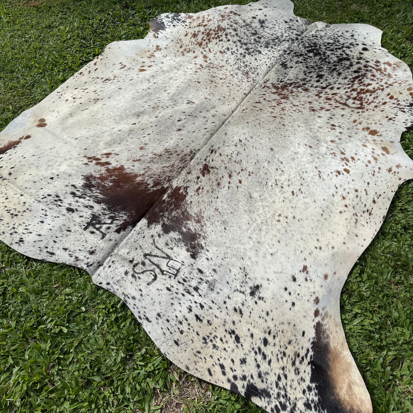 Large Premium Cowhide Rug 0028
