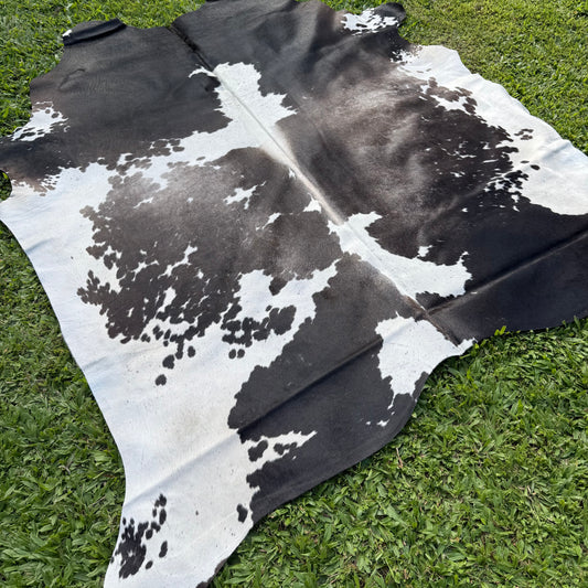 Large Premium Cowhide Rug 0040