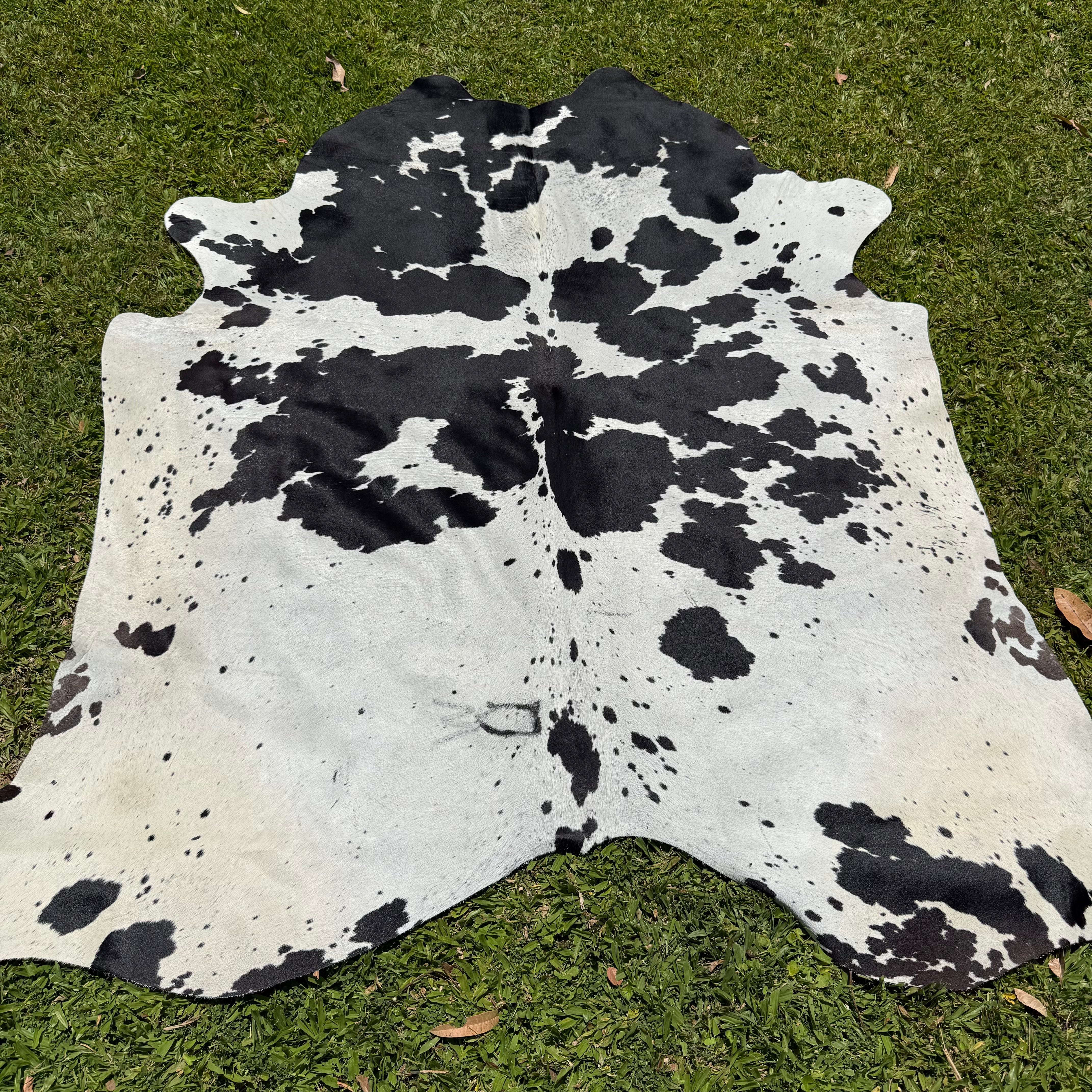 Premium Cowhide Rug 0005 – Whiskey and Leather