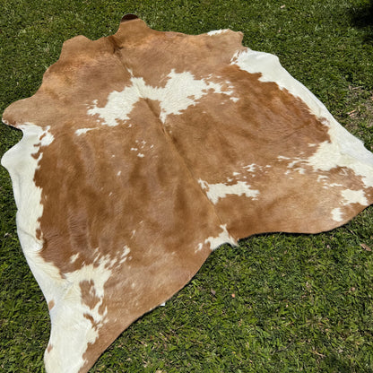 Premium Cowhide Rug 00010