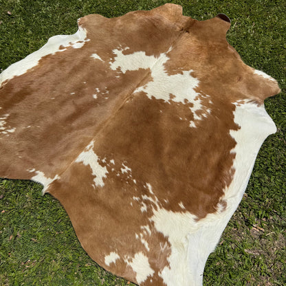 Premium Cowhide Rug 00010