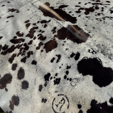 TRI 6 XL Cowhide Rug