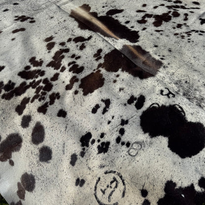 TRI 6 XL Cowhide Rug