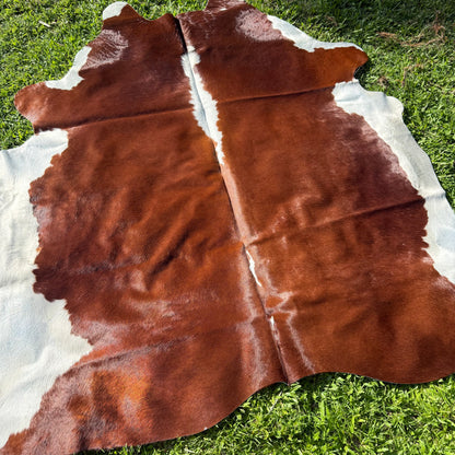HEREFORD XL Cowhide Rug 11