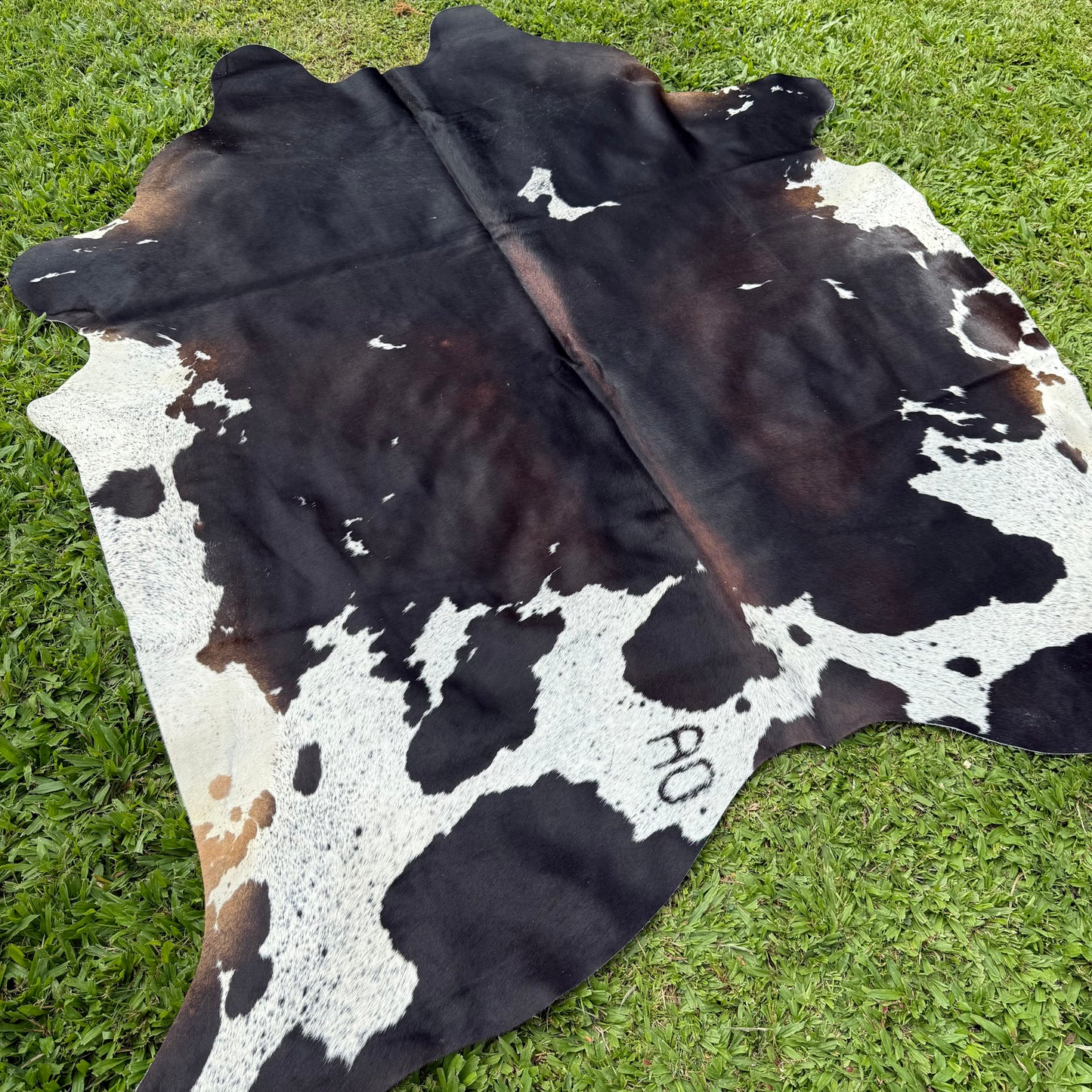Large Premium Cowhide Rug 0010